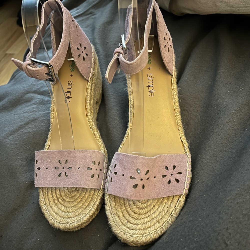 Sage + Simple Sandy shoe in lilac size 9 laser cut floral design